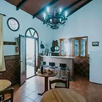 Con Jacuzzi, Sauna, Barbacoa Y Barra Casa de Férias *