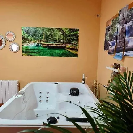 Con Jacuzzi, Sauna, Barbacoa Y Barra Holiday home *