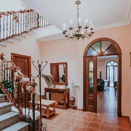 Con Jacuzzi, Sauna, Barbacoa Y Barra Holiday home Cabeza la Vaca