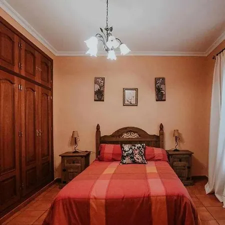 Casa Con Jacuzzi, Sauna, Bodeguita Rociera Y Chimenea, De Lujo