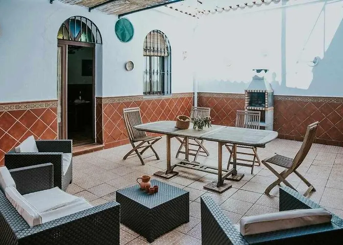Con Jacuzzi, Sauna, Barbacoa Y Barra Nyaraló