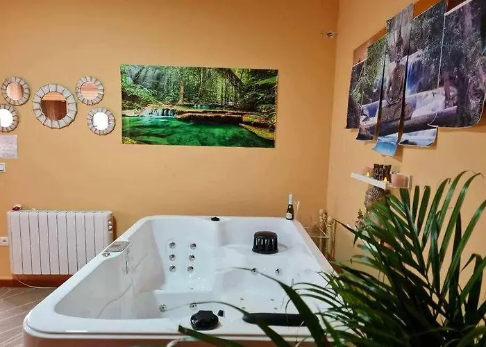 Con Jacuzzi, Sauna, Barbacoa Y Barra Nyaraló *