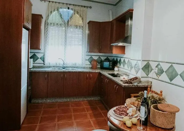 Con Jacuzzi, Sauna, Barbacoa Y Barra Nyaraló